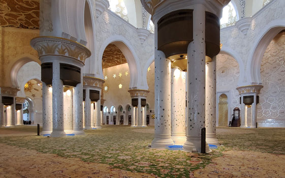 The Grand Mosque Inside - Most Expensive Carpet